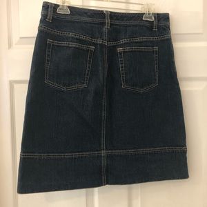 Liz Claiborne dark blue jean skirt size 8 Petite
